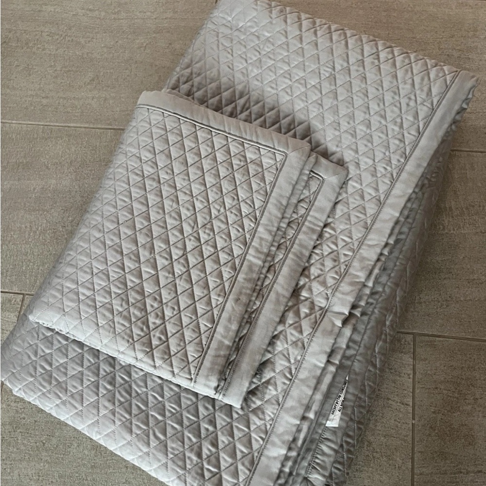 Boll&branch Quilted Bedspread and Shams in Light Gray